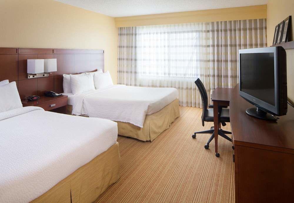 Courtyard By Marriott פייטוויל מראה חיצוני תמונה
