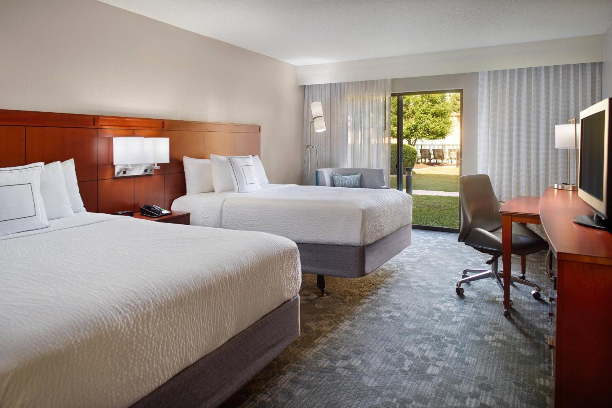 Courtyard By Marriott פייטוויל מראה חיצוני תמונה