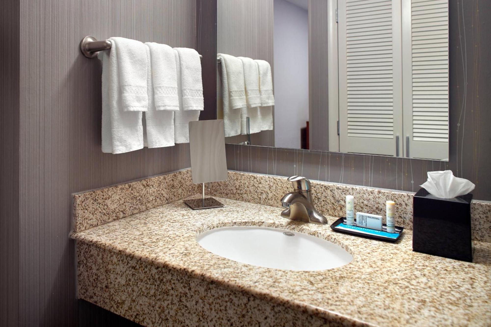 Courtyard By Marriott פייטוויל מראה חיצוני תמונה