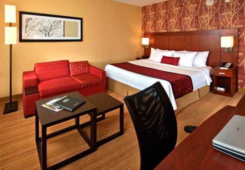 Courtyard By Marriott פייטוויל מראה חיצוני תמונה